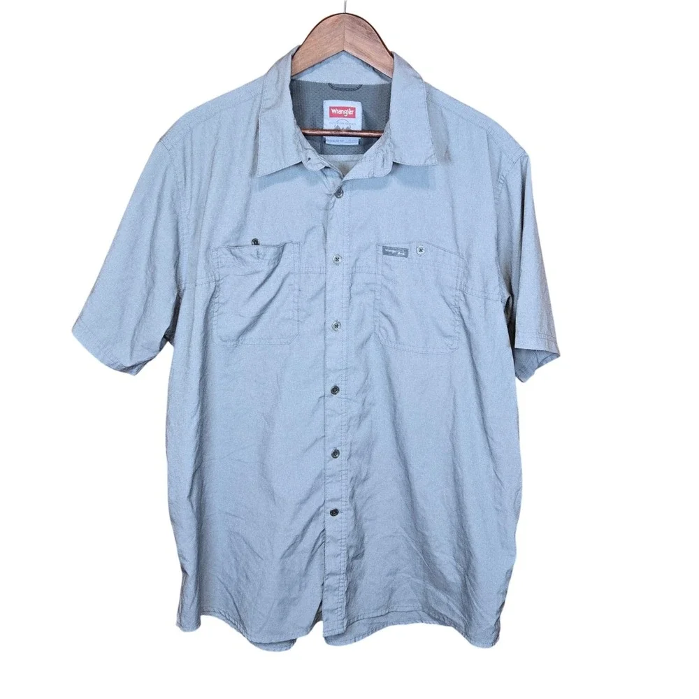 Wrangler Outdoor Series Men's Regular Fit Short Sleeve Button‎ Up XLarge Gray
